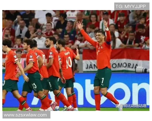 女足球明星的奋斗与荣耀：从草地到绿茵场的传奇人生